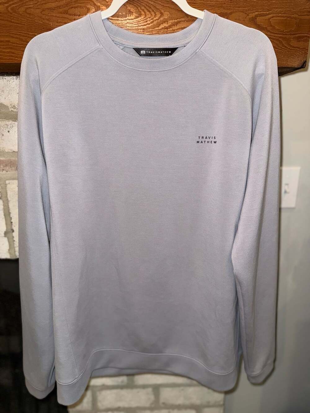 TravisMathew Fibercloud Crew Size L Light Blue Sweatshirt